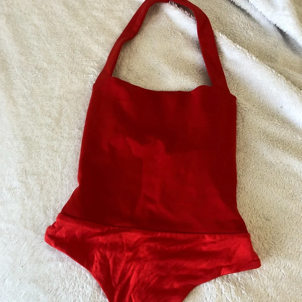 superdown Red Halter Top - Picture 4 of 6